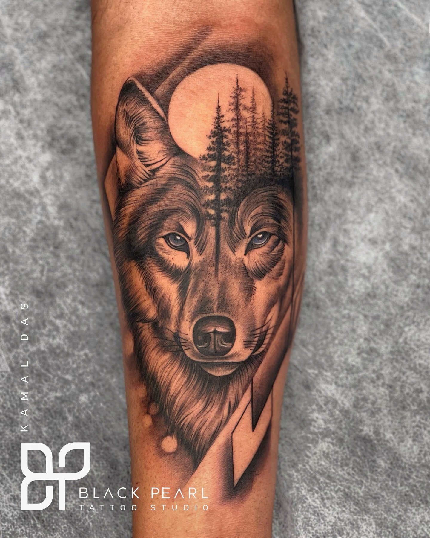 Wolf Face Forearms Tattoo Ideas